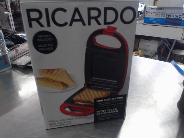 Richardo panini press mini