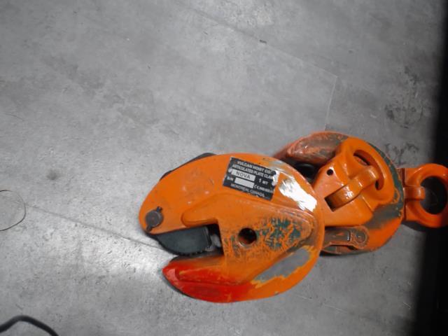 Chain hoist for sheet metal