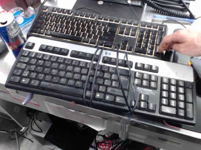 Clavier ordinateur/pc keyboard(ps2 plug)