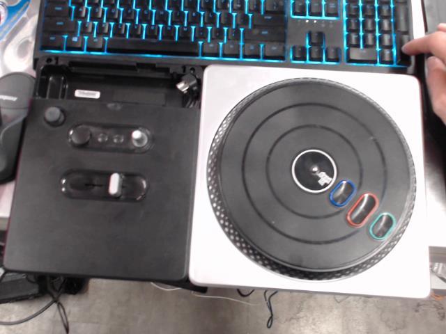 Dj hero turn table for nintendo wii used