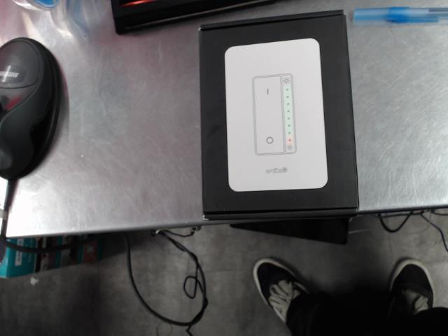 Smart wi-fi dimmer/gradateur intelligent