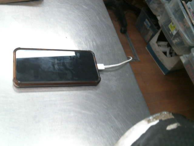 258013 cellulaire samsung s22