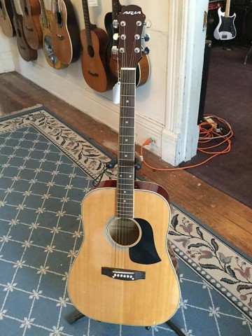 Guitare accoustique gaucher