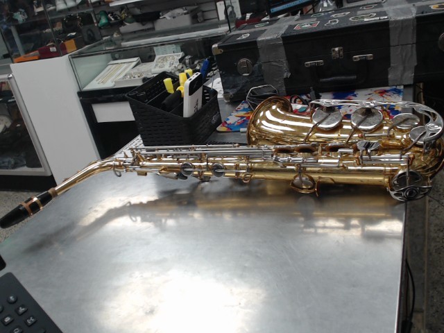 Saxophone vito alto