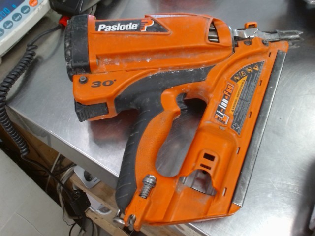 Framing nailer paslode