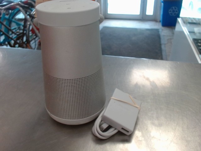 Spaeker bose soundlink resolve+ 2