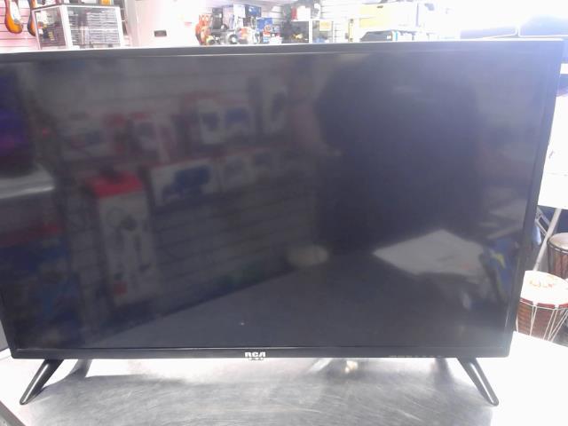 32 inch rca tv + man