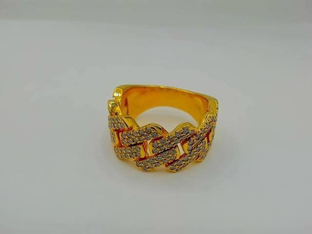 BAGUE EN  OR 10KT AVEC DIAM 