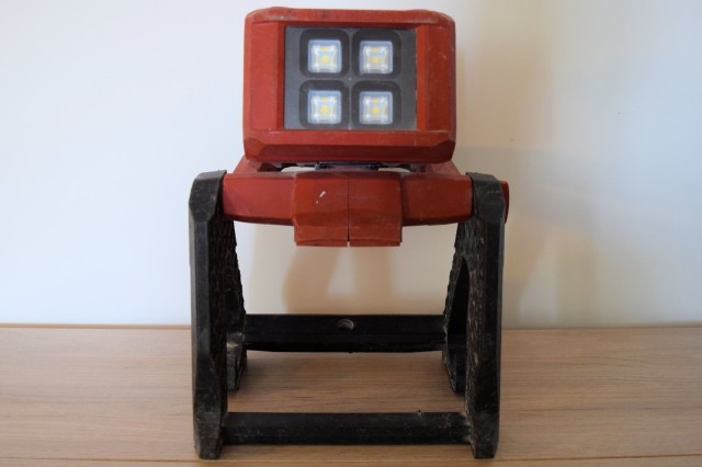 Lumiere hilti a chantier