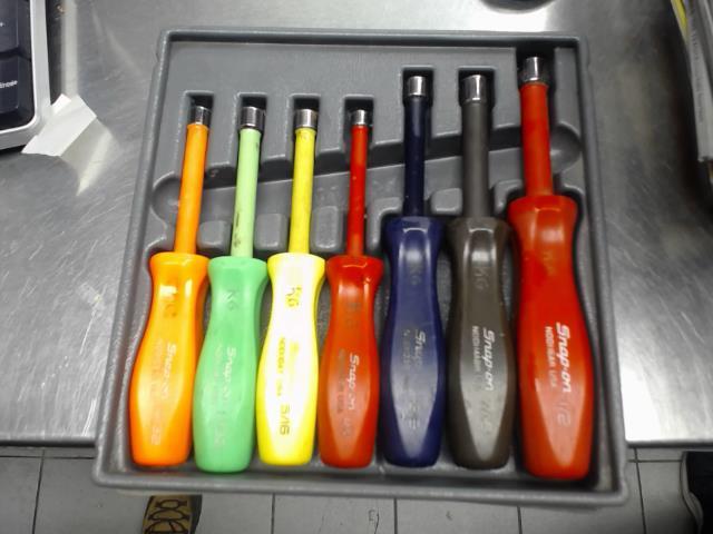 Nut driver set