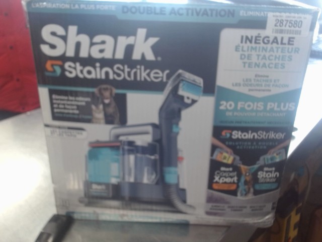 Aspirateur avec boite et acc shark