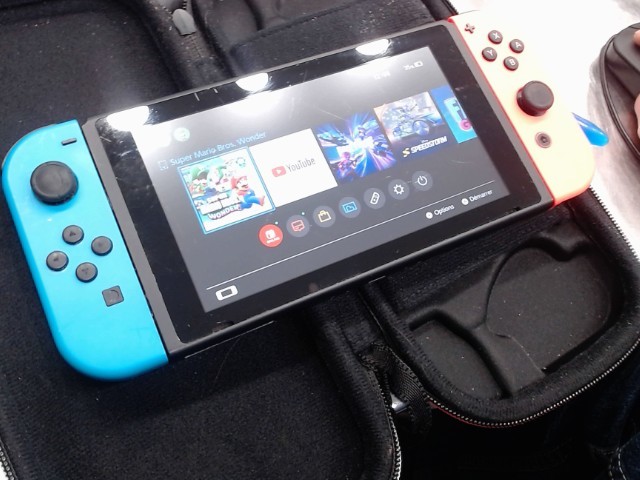 Console switch / manque dock + acc
