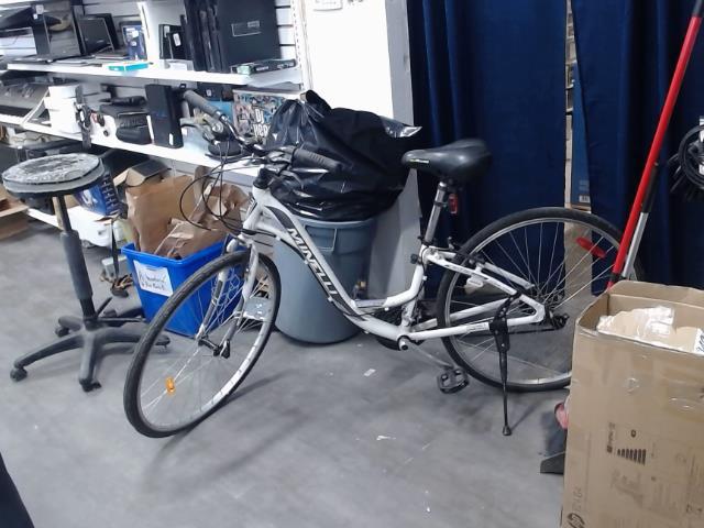 Velo de ville blanc