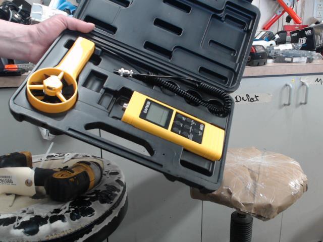 Digital airflow meter