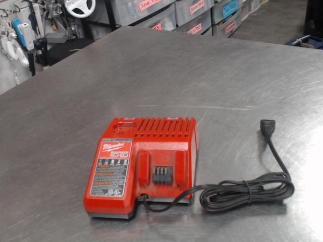 Chargeur batterie pour drill