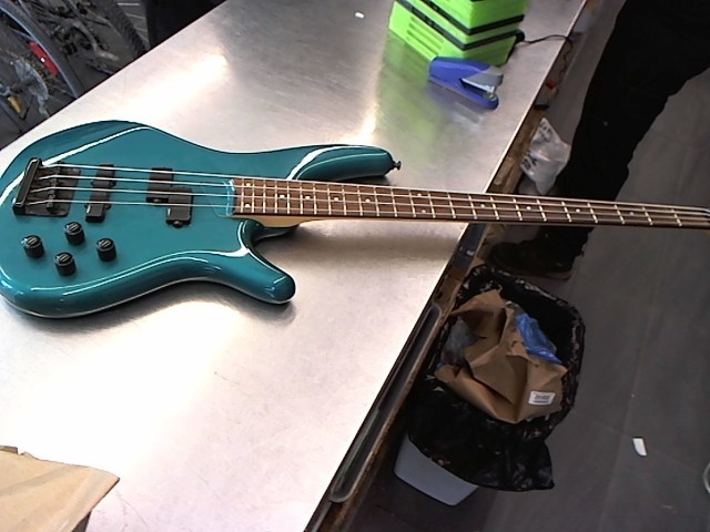 Soundgear by ibanez 1994 sr-500 turquois