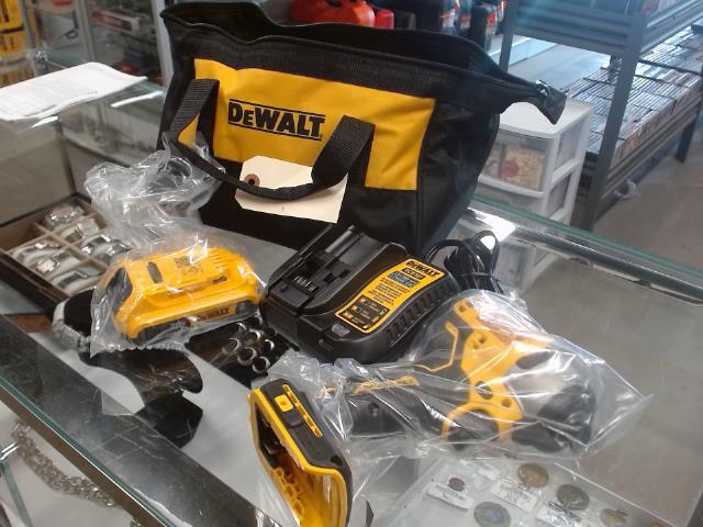 Kit impact 20v dewalt(2.0ah/chargeur)new