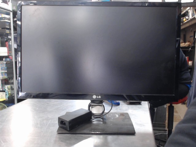 Ecran lg 23 in