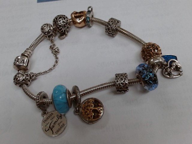 Bracelet pandora 13 13x breloque