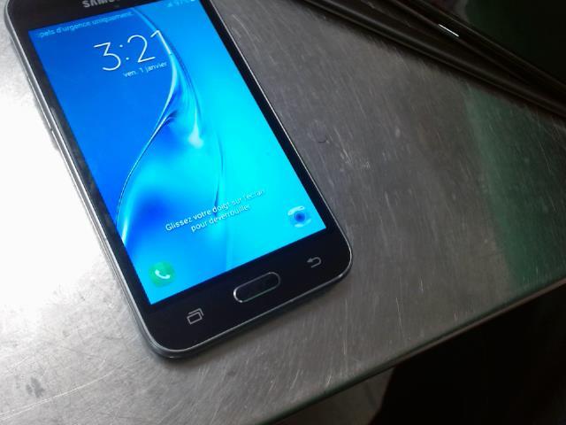 Galaxy j1 (2016)