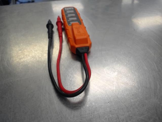 Voltage tester