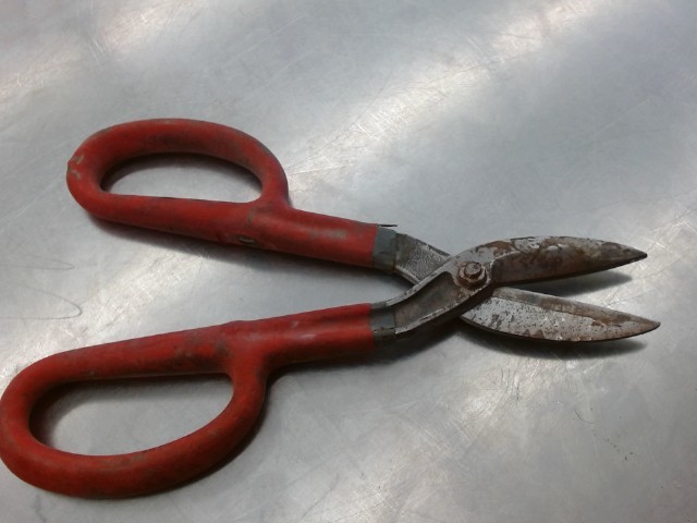 Cutter a mtal