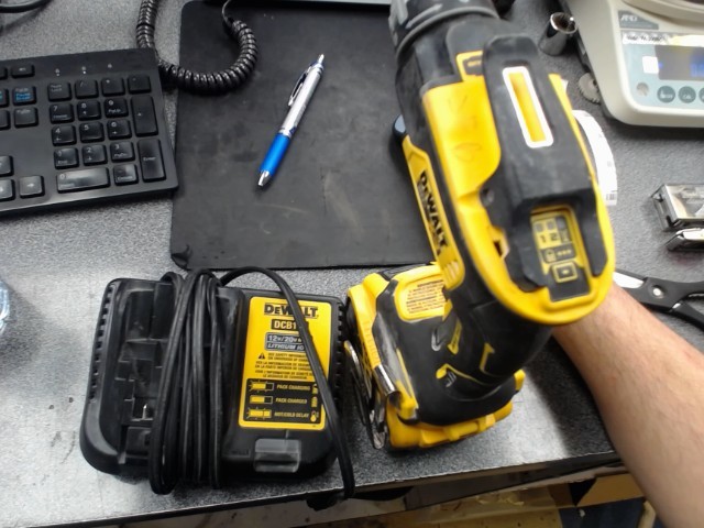 Drill +battery and charger drywall