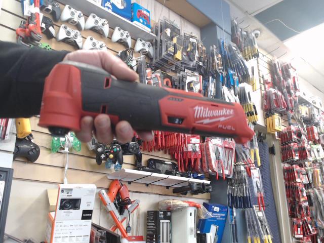 Oscillating tool
