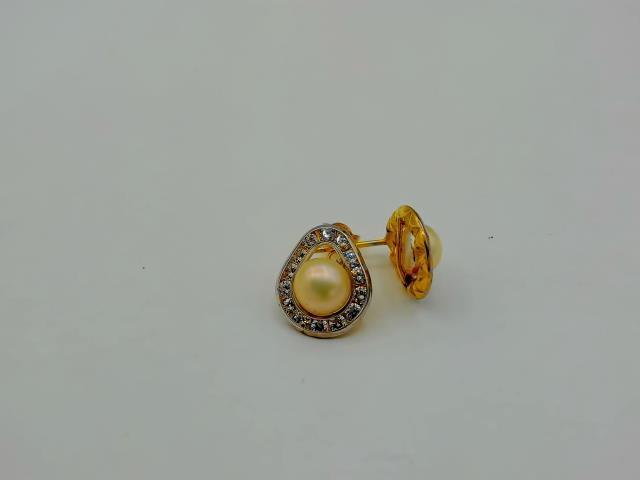 BOUCLES D OREILLES EN OR 10KT NEW