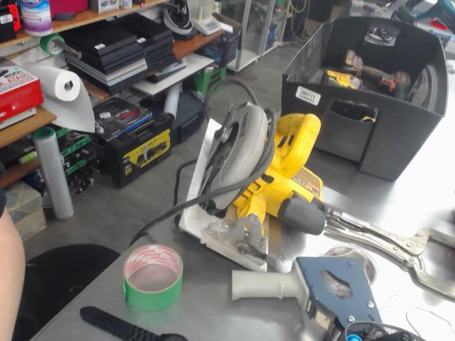 Dewalt dwe575