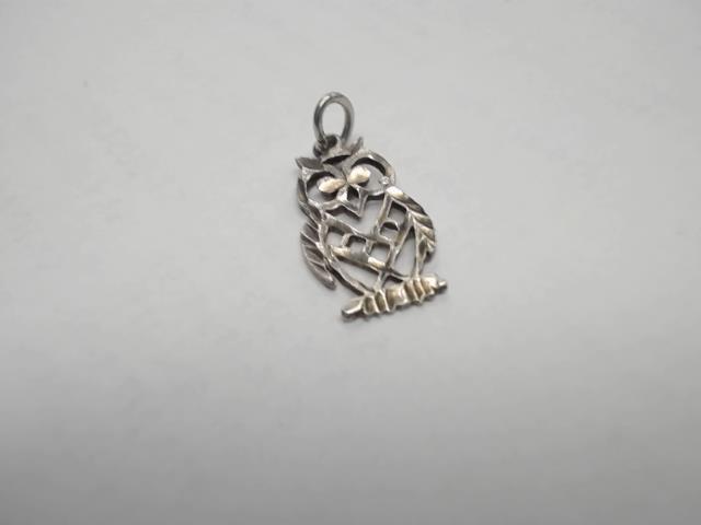 Breloque en argent forme hibou