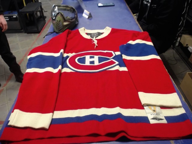 Chandail canadien large