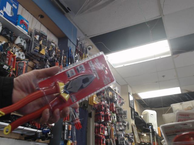Plier