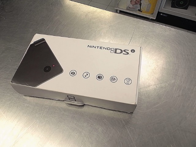 Nintendo dsi box