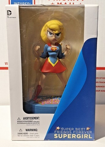 Figurine de collextion dc (supergirl)