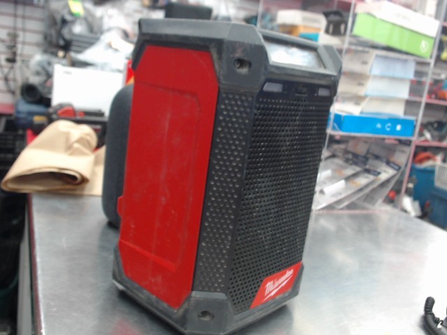 Radio m12 no charger