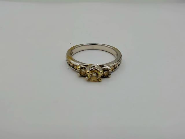 BAGUE EN OR 14KT AVEC DIAMANTS 
