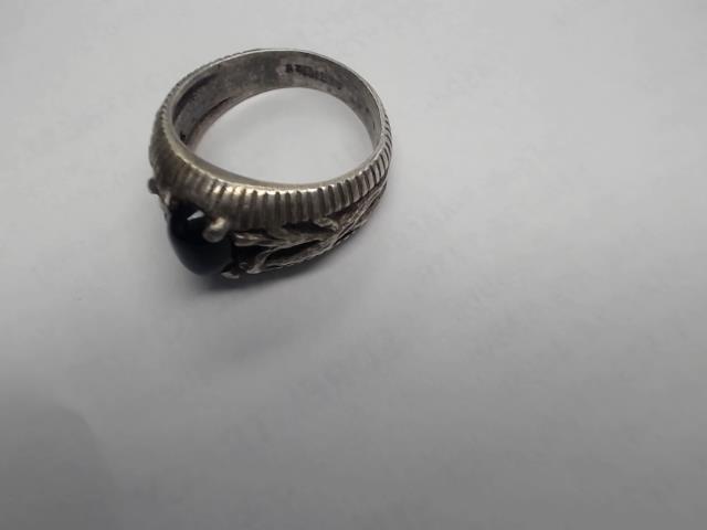 Bague en argent avc pierre noir