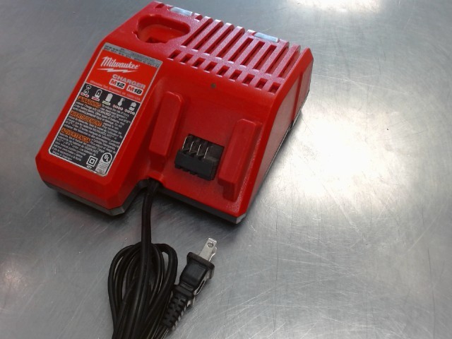 Chargeur milwaukee