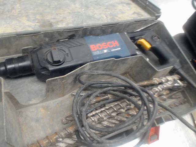 Drill hammer a fils bosch dans coffre