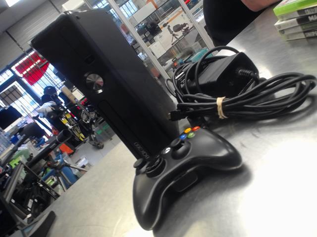 Console xbox 360 avec manette