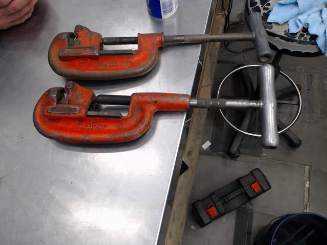 Heavy duty pipe cutter 1/8