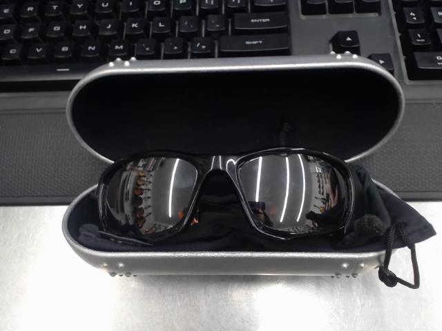 Oakley pit boss 2 avec pill case