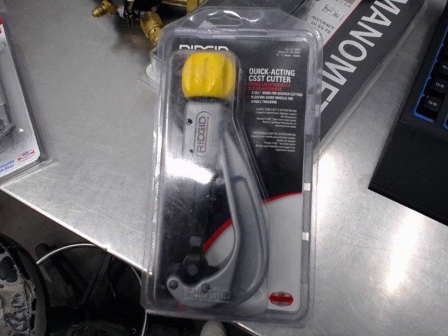 Pipe cutter
