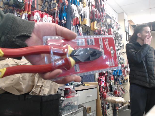 Insulated lineman