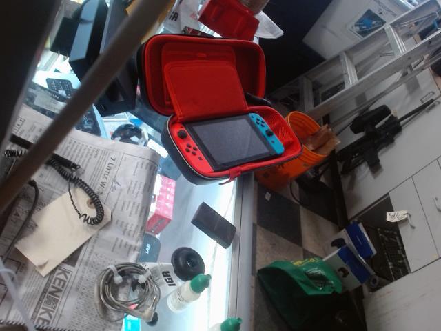 Nintendo switch + acc + sd card
