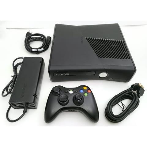 Console xbox 360 avec acc et kinect