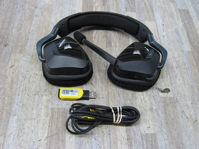 Headset black corsair
