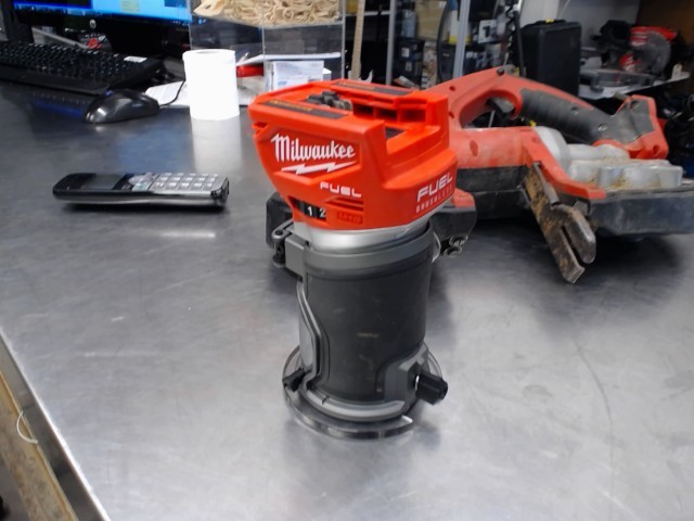 Compact router