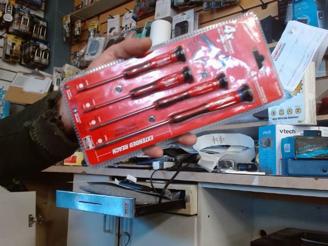Screw driver